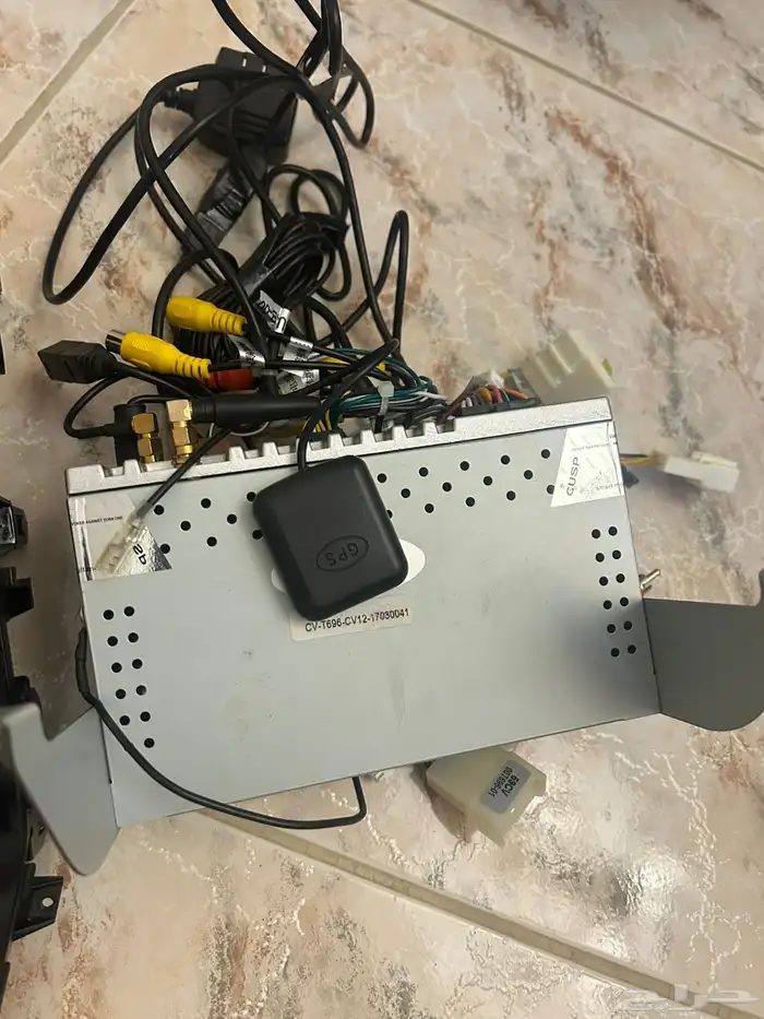 للبيع شاشه كانت راكبه على لاندكروزر من 2016 الي 22 1