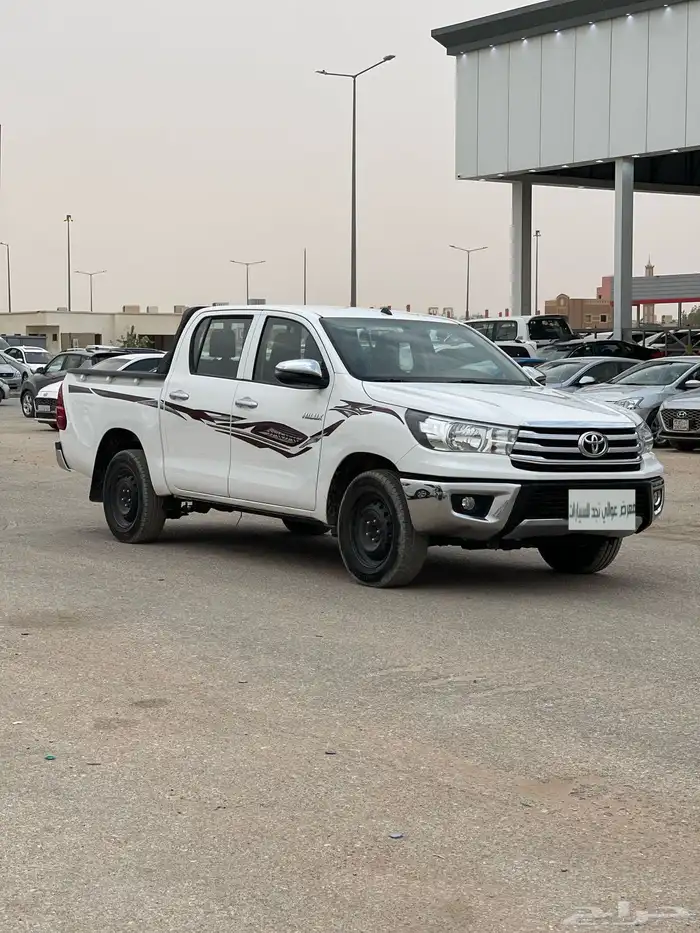تويوتا هايلوكس GLX. 2020 2