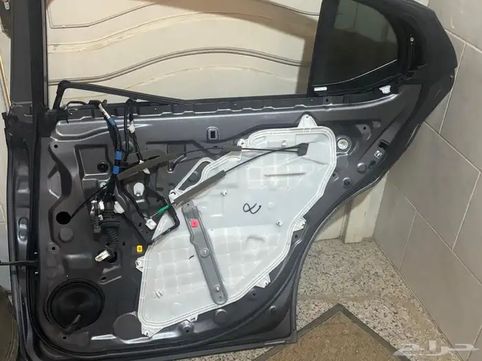 باب لكزس ES 19-25 خلفي يمين 1
