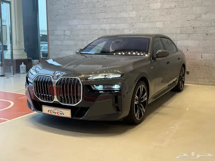 2023 BMW735 1