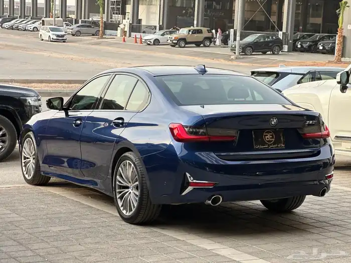 بي ام دبليو 320i 4