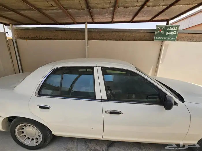 فورد كراون فكتوريا 3