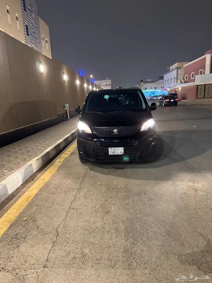 باص بيجو ترافلر 2023 0