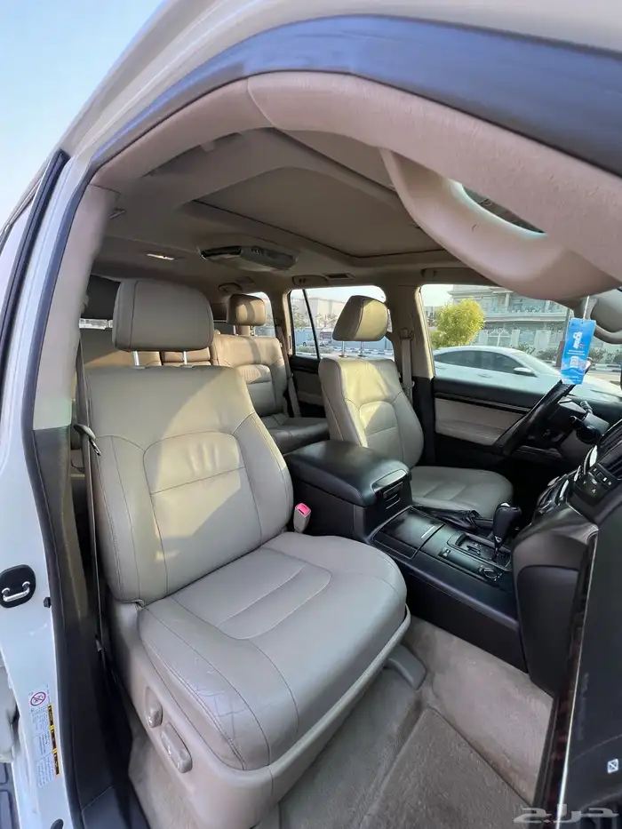 Land Cruiser VXR 2010 9