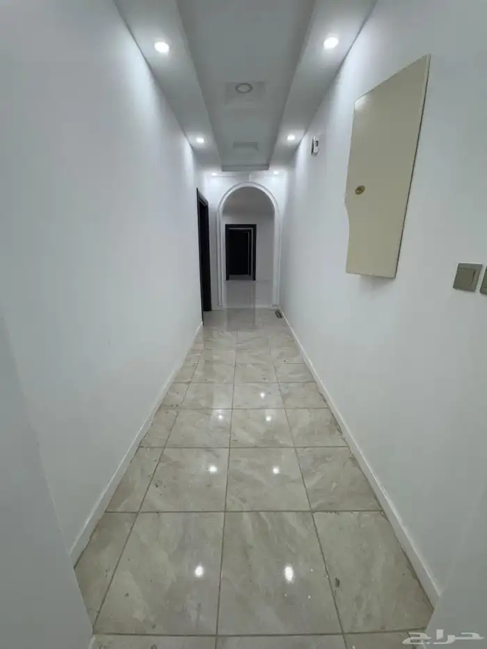 شقه للايجار 3 غرف مطبخ راكب حي الزمرد ابحر الشماليه 5