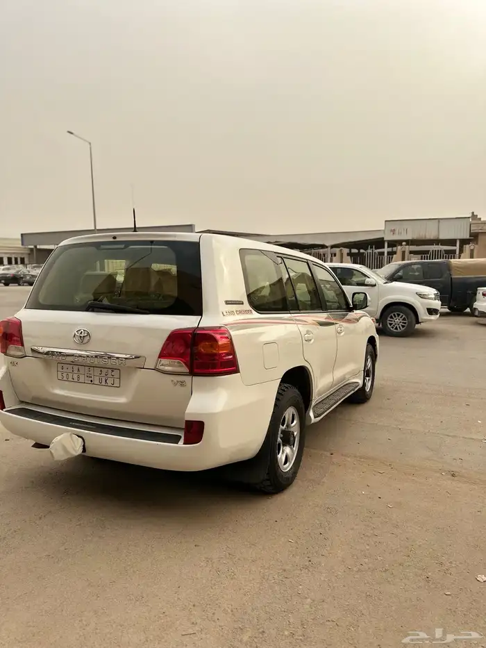 لاندكروزر V8 5