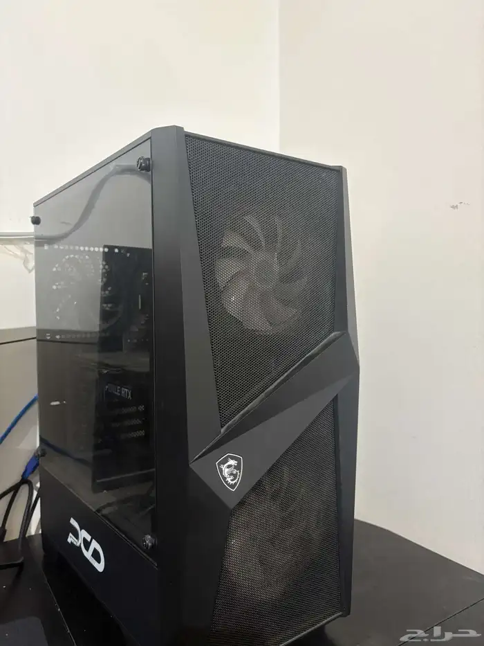 PC مع ملحقات للبيع 1