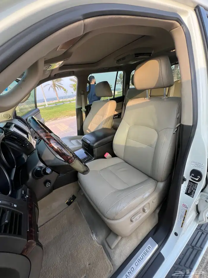 Land Cruiser VXR 2010 11