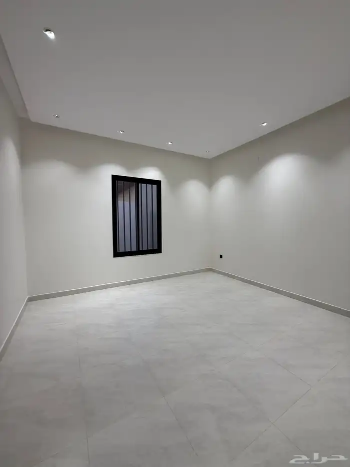 للبيع ارواف علويه وارواف ارضيه ببايكة سيارة ف ابها المحاله 45