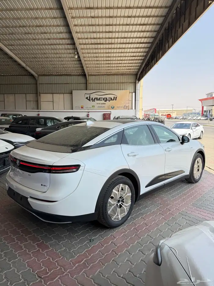 تويوتا كراون بريميوم هايبرد 2026 2