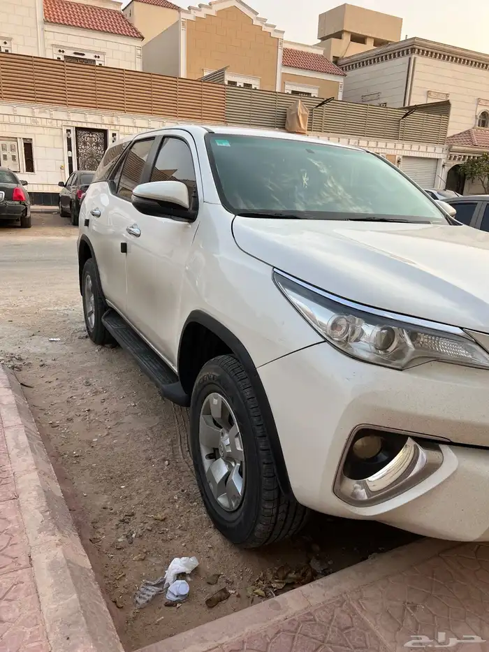للبيع فور شنر ديزل 2018 حجم المكينه 2400 0
