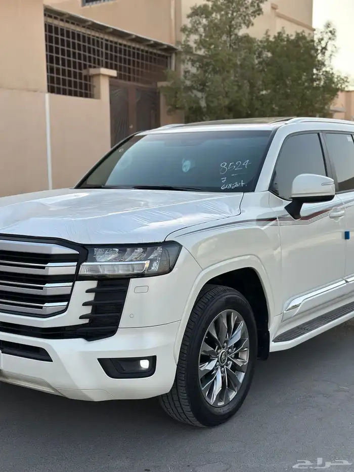 لاندكروزر 2023 L4 بنزين وارد بهوان 1