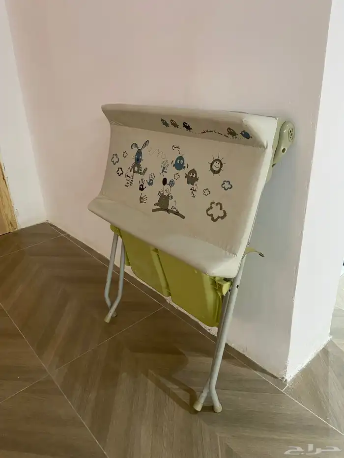 طاولة غير الطفل 3