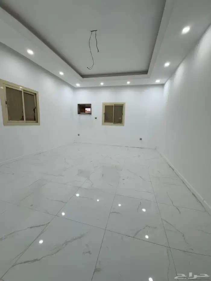 شقه للايجار 3 غرف مطبخ راكب حي الزمرد ابحر الشماليه 3