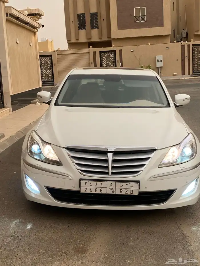 للبيع جينسس 2013 7