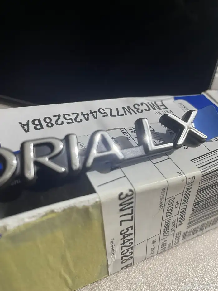 كتابة كراون فكتوريا lx أصلي 6