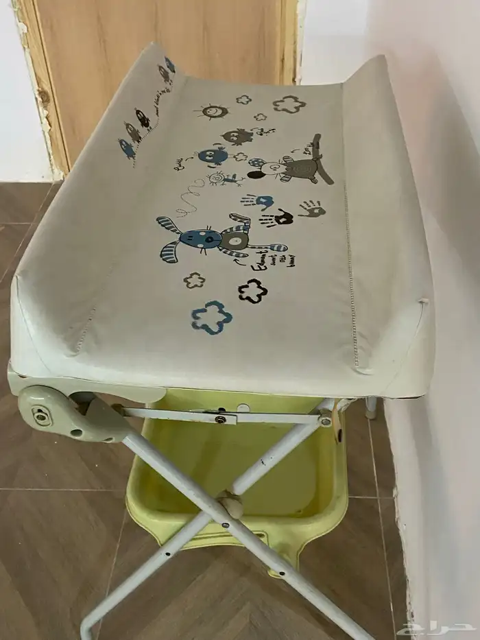 طاولة غير الطفل 1