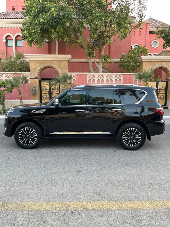 للبيع نيسان باترول بلاتينيوم 2024 V6 9