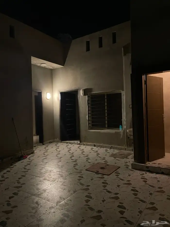 شقه جديده سنه دراسيه او بالشهر شامل المويه و الكهرب 12