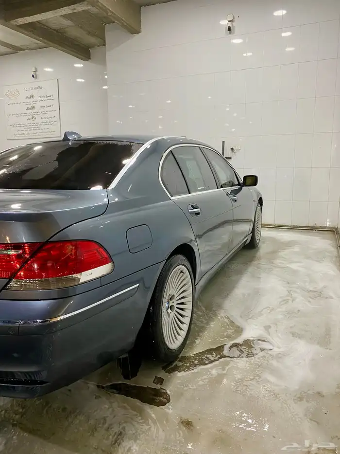 BMW 750Li 4
