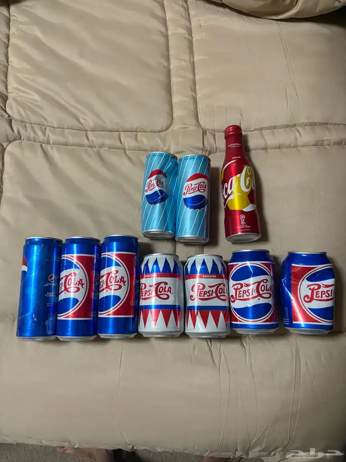 علب بيبسي وكولا قديمة للبيع مجموعه عشر علب 0