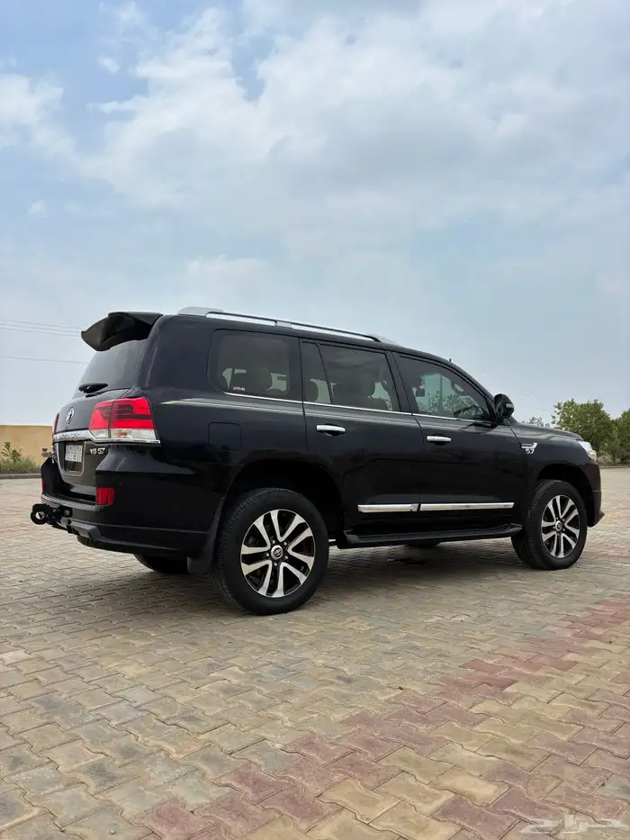 لاندكروزر 2019 4