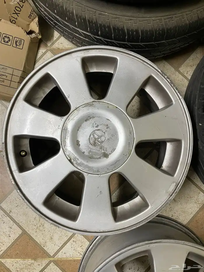 جنوط كامري GLI مع اغطية اصلية 3