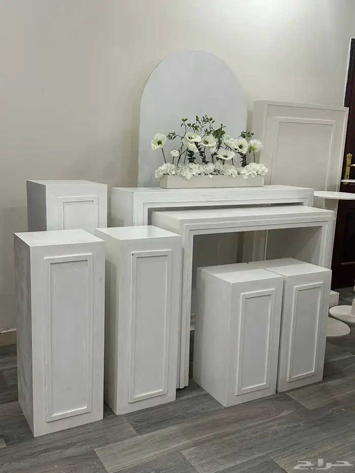 طاولات للبيع 0