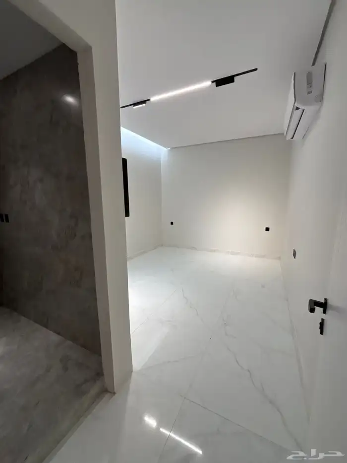 للبيع (كاش فقط) شقة مع سطح مشروع العجلان ري ييرا 21 14