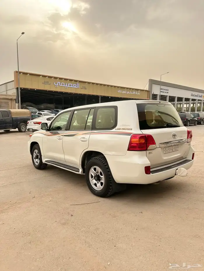 لاندكروزر V8 3