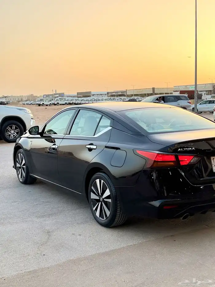 نيسان التيما 2022 - نص فل SV نظيف جدا 3