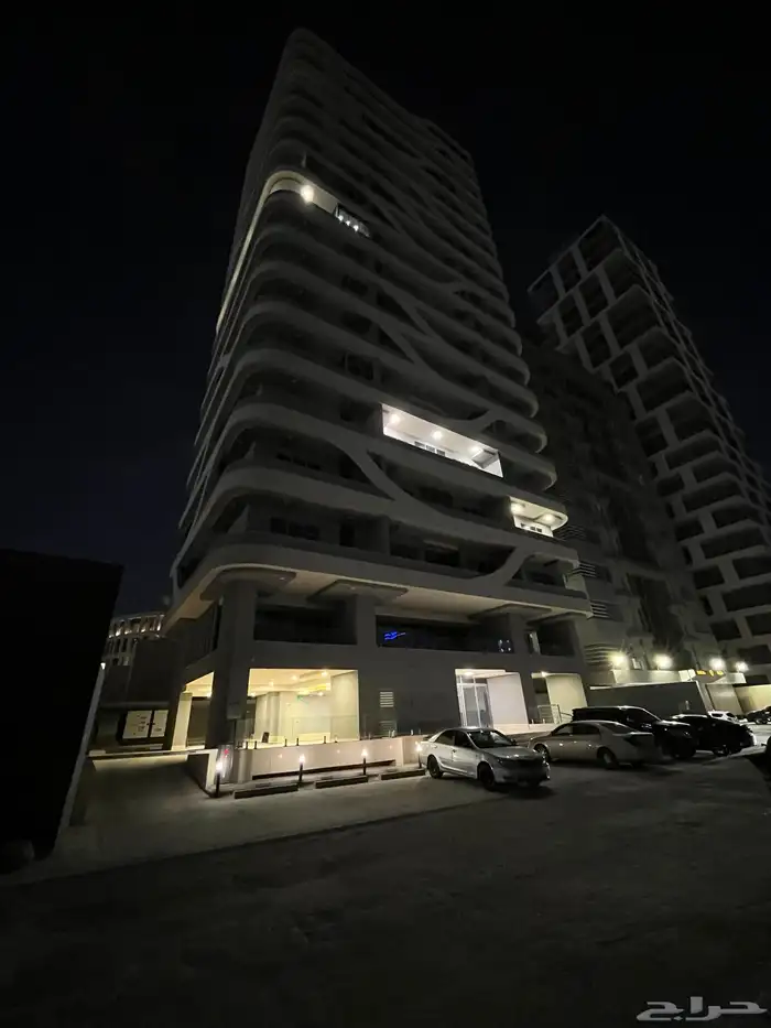 شقة سكنيه جديدة مفروشه للايجار السنوي برج جلامور 5 26
