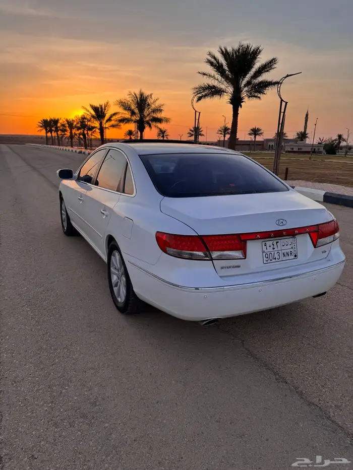 للبيع هونداي ازيرا 2009 5