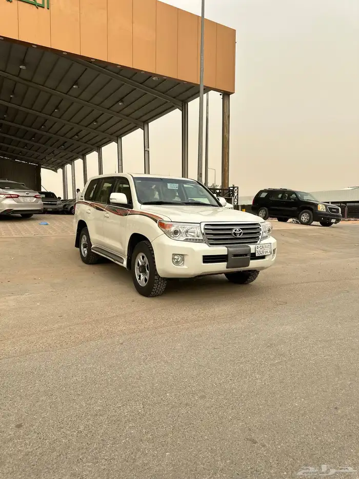 لاندكروزر V8 1