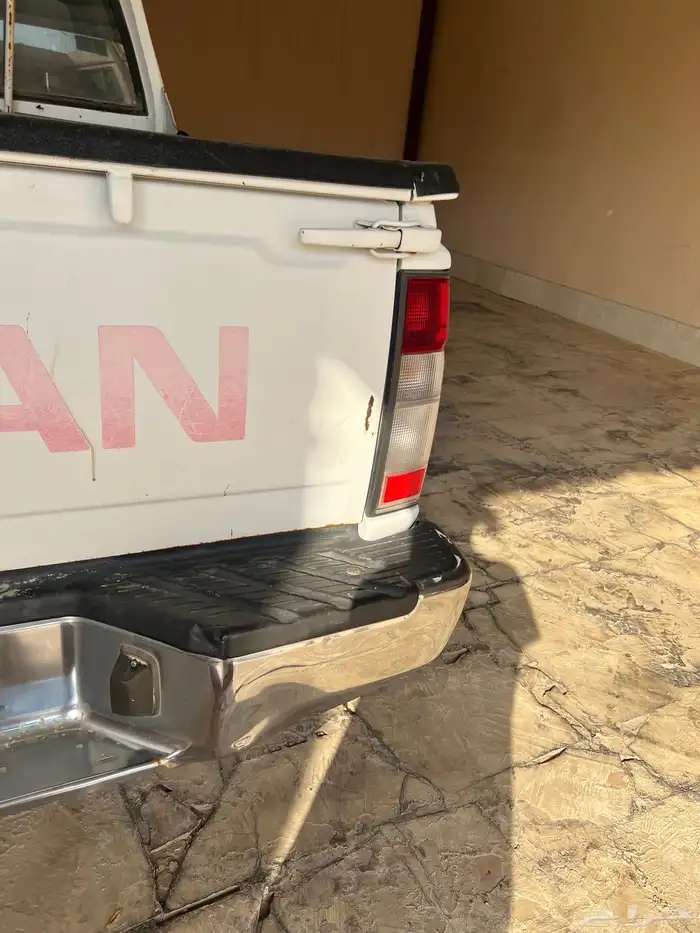 نيسان 4