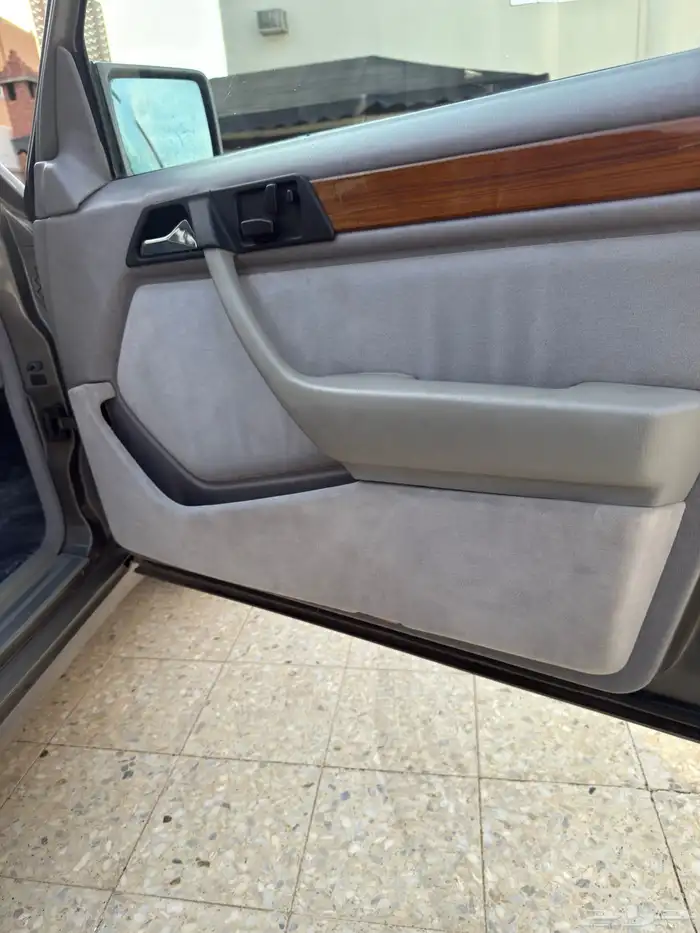 مرسيدس E300 W124 1992 (مخزن) ممشى 31 60