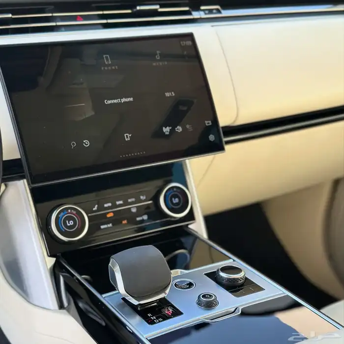 رنج روفر 2023 V8 9