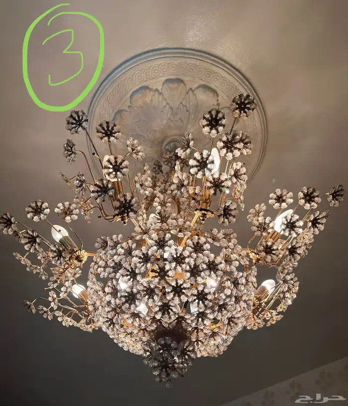 ثريات ولوحات للبيع 6