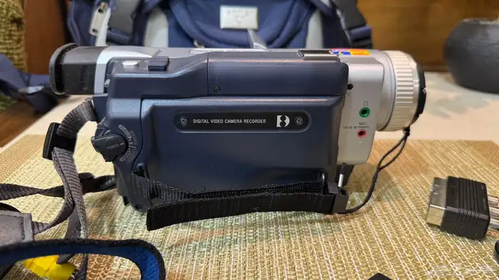 كاميرا فديو سوني نوع Digital8 ( تم البيع ) 4