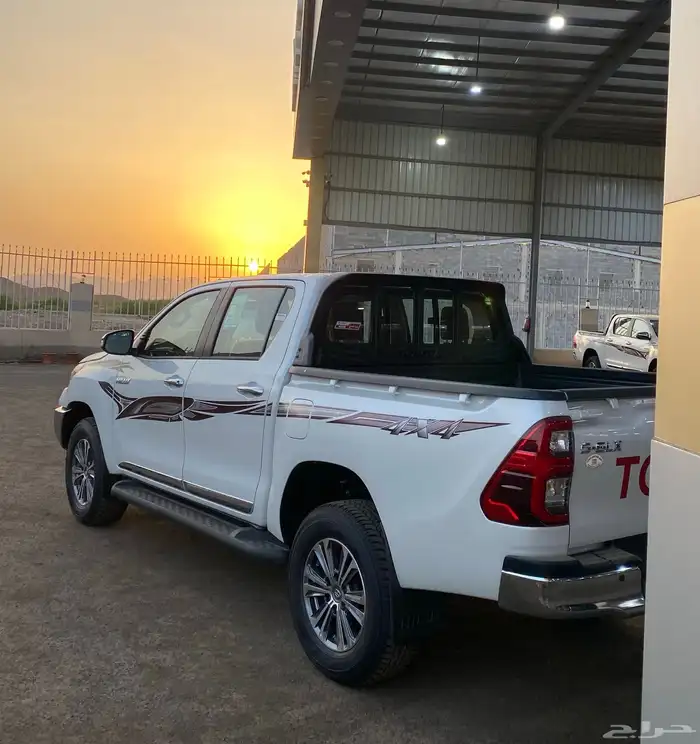 هايلوكس 2025 S.GLX بنزين قير اتوماتيك 5