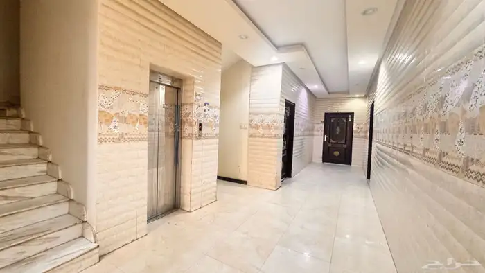 شقة للبيع بسعر مميز حي القادسية 130 م مرممة كامل 1