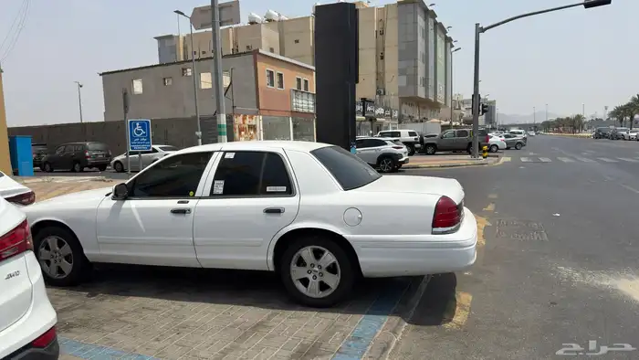 للبيع فورد كراون فكتوريا 2011 3