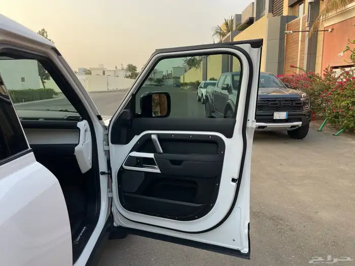 لاندروفر ديفندر hse 2022 مواصفات X ( مخزن ) 5