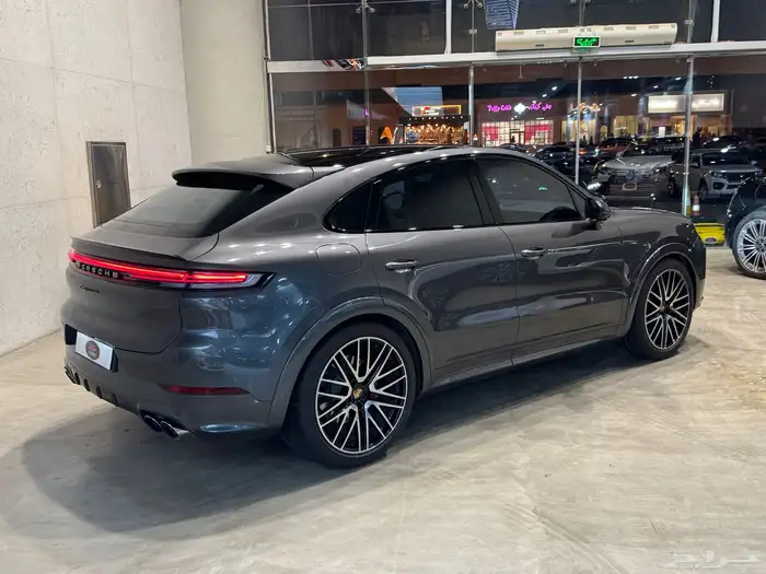 بورش Cayenne S Coupe موديل 2024م (وارد ساماكو) 8