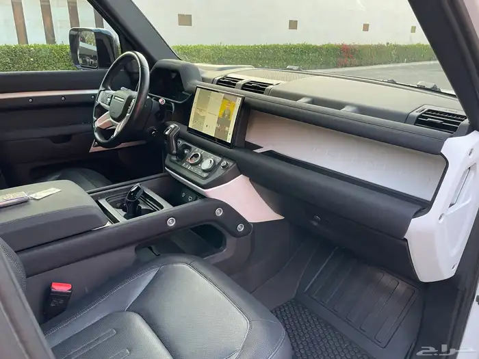 لاندروفر ديفندر hse 2022 مواصفات X ( مخزن ) 12