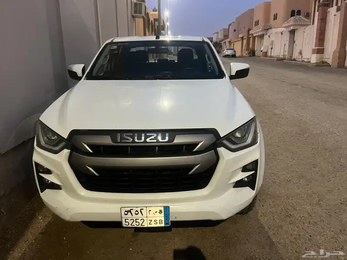 للبيع اسوزو دماكس 3