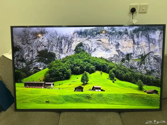 للبيع تلفزيون LG 65 بوصة سمارت شغال سبب البيع عدم الاستعمال 6