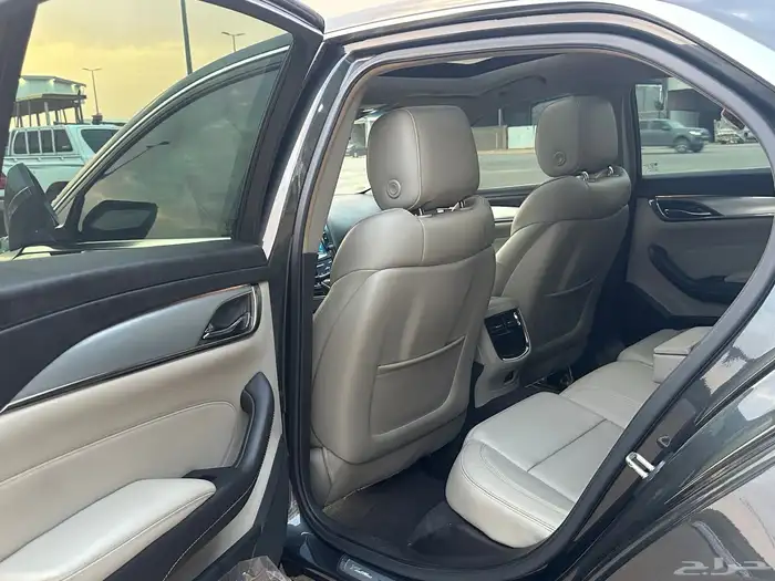 كاديلاك CT5 2018 وكالة بنزين 17