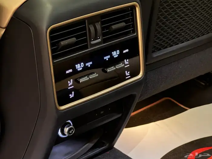 بورش Cayenne S Coupe موديل 2024م (وارد ساماكو) 21