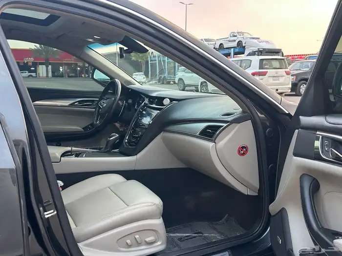 كاديلاك CT5 2018 وكالة بنزين 18